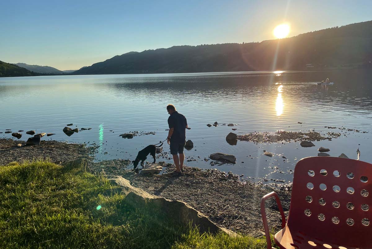 Essen direkt am See Ufer